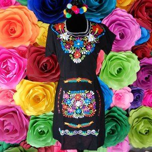 Mexican WOMANS dress Embroidered Mexican wedding P
